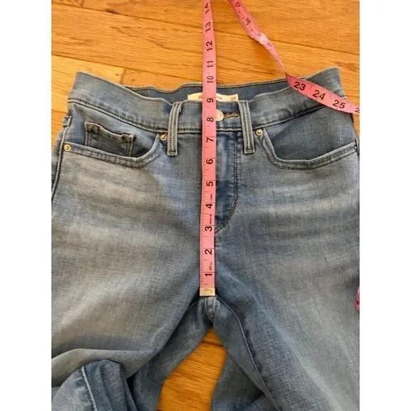 Levi's 312 Shaping Slim light wash juniors mid rise skinny jeans size 25 - Picture 8 of 9